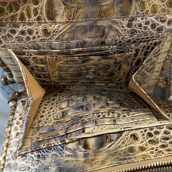 Brahmin Harbor Collection Crossbody Bag – Woven Straw & Croc-Embossed trim - Picture 4 of 10